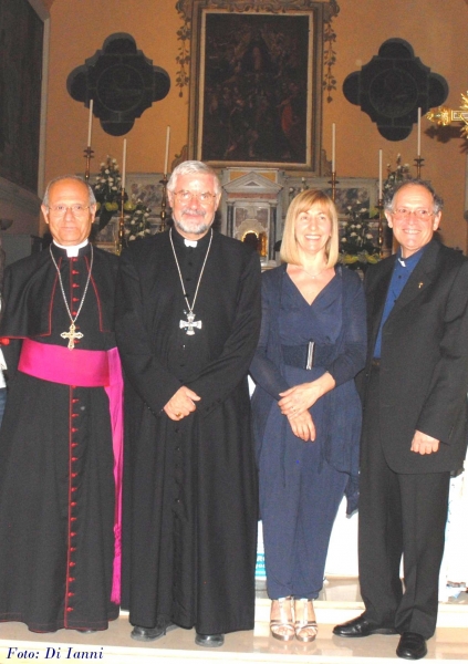 Monsignor Scotti, monsignor Bregantini, la signora Profico e don Fangio a Carovilli