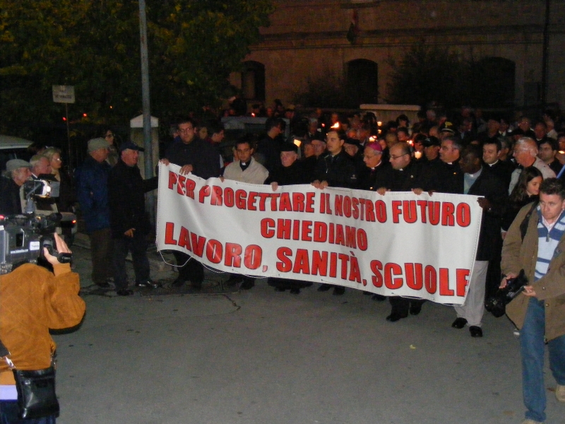 La fiaccolata organizzata dalla diocesi di Trivento