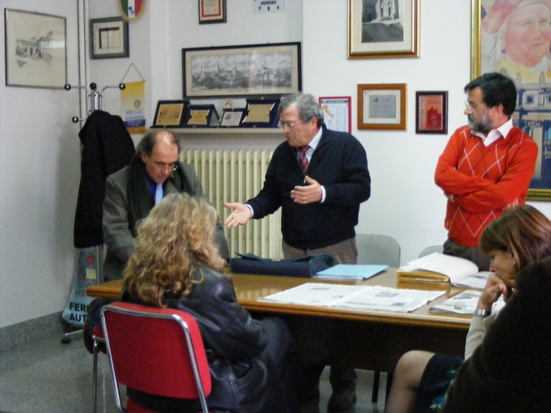 A destra l'ingegnere comunale, Filippo Patriarca