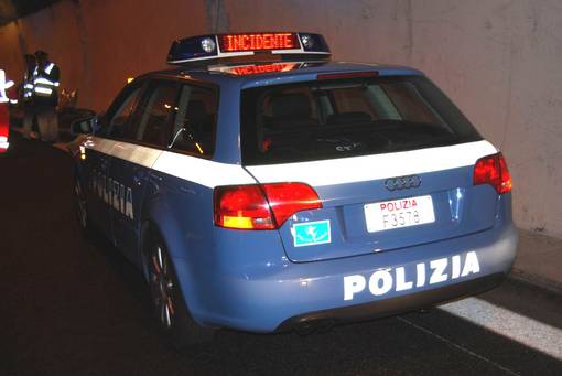 polizia-stradale-buio1_16769.jpg