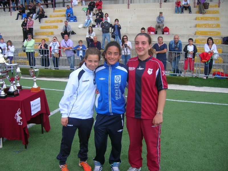 Gloria Marinelli (la prima a destra)