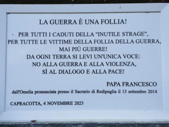 La-guerra-e-una-follia---Papa-Francesco---Marmo-di-Capracotta-IS---2023.jpg